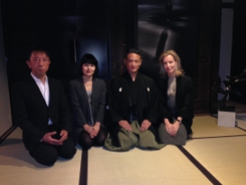 Seiji Komatsu et Miyuki Ishiguro de Emon Photo Gallery avec les co-commissaires Anri Yokosuka et Caroline Trausch